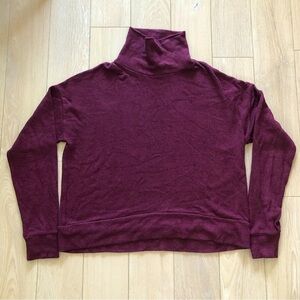 Aritzia Community Allora Turtleneck Long Sleeve Top in Maroon Size M